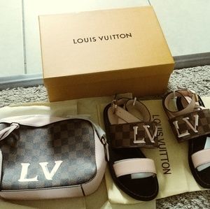 Slippers and pocket book